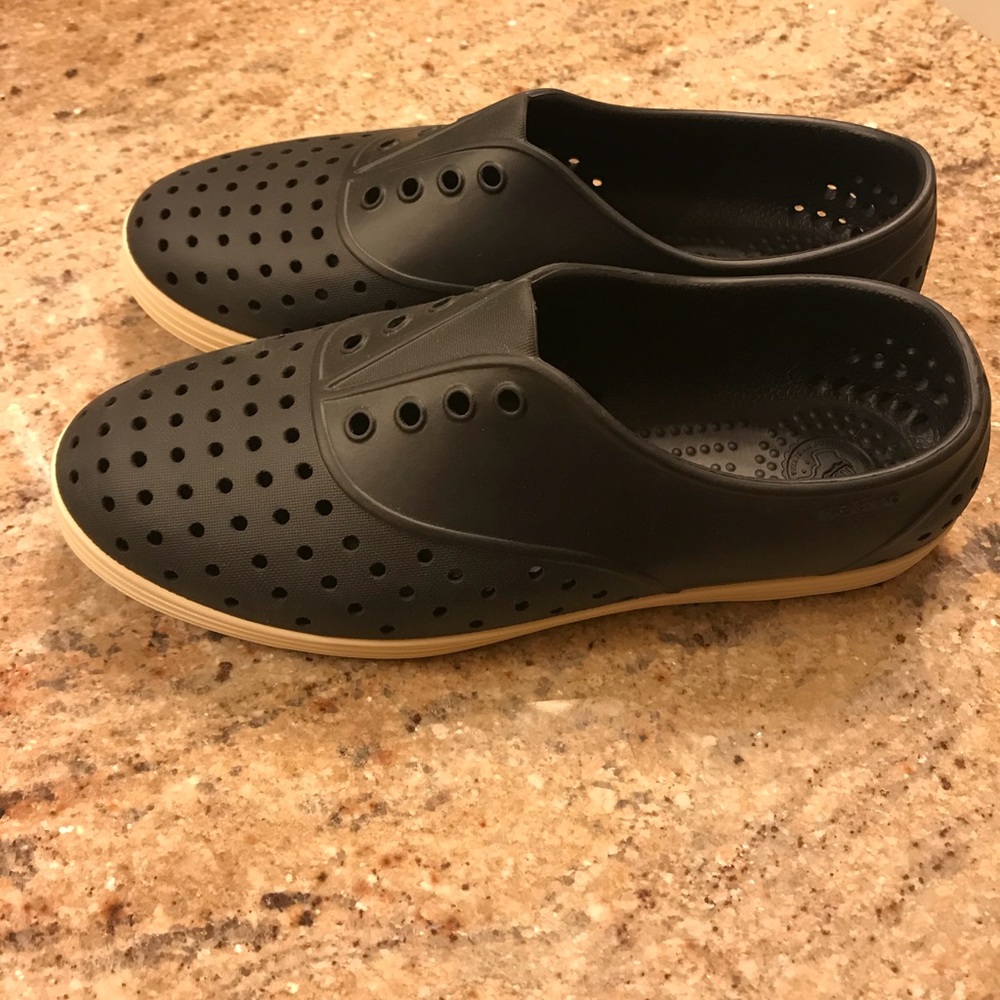 Women’s size 6 Native shoes